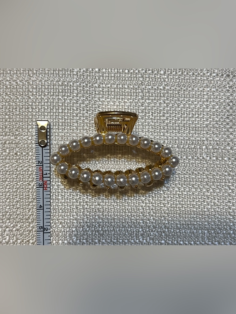 Pearl Hair Claw Clip in Gold & White Like New